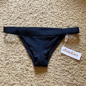 Super cute Frankie’s bikinis black bottoms size M